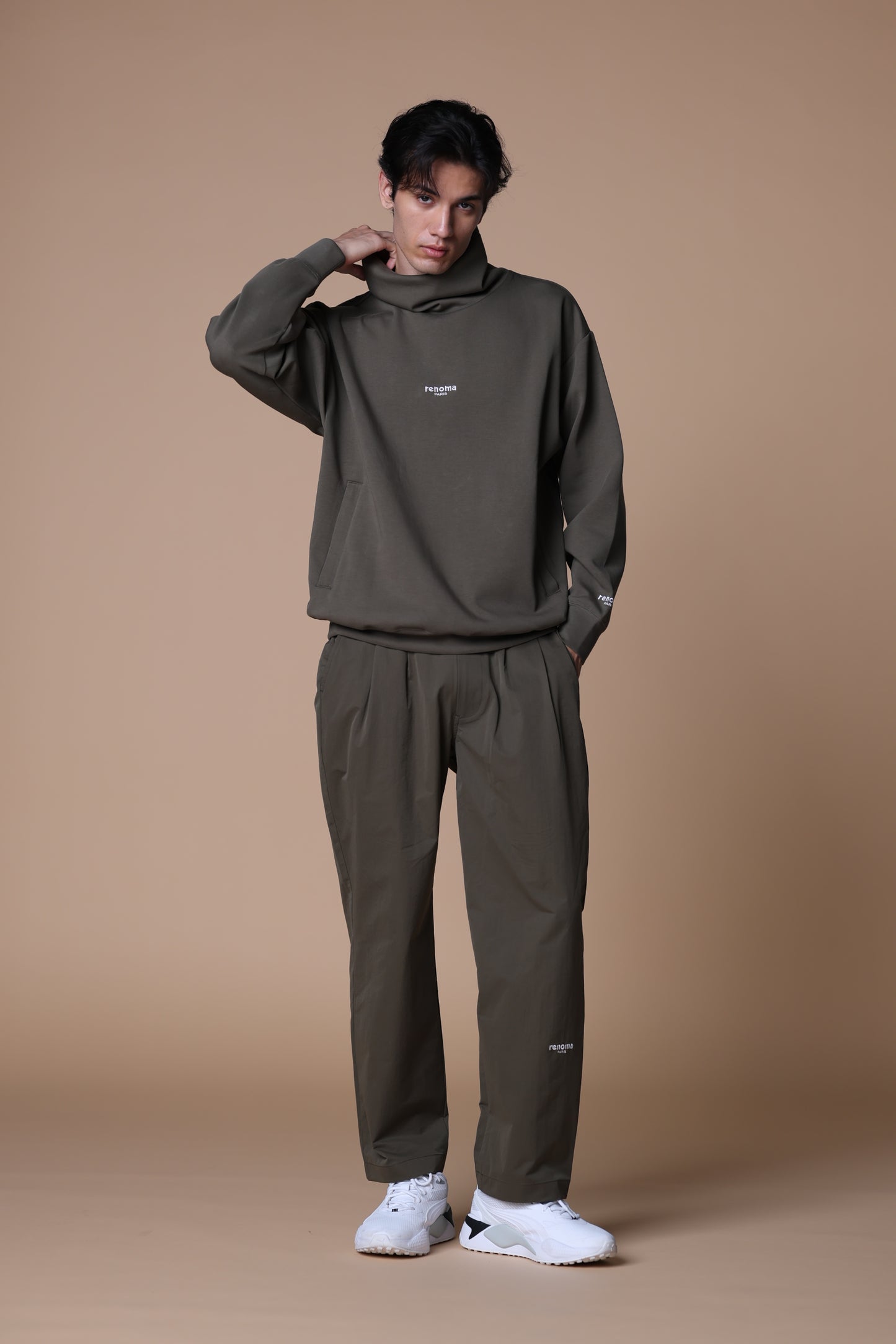 BASIC NECK WARM SWEATSHIRT