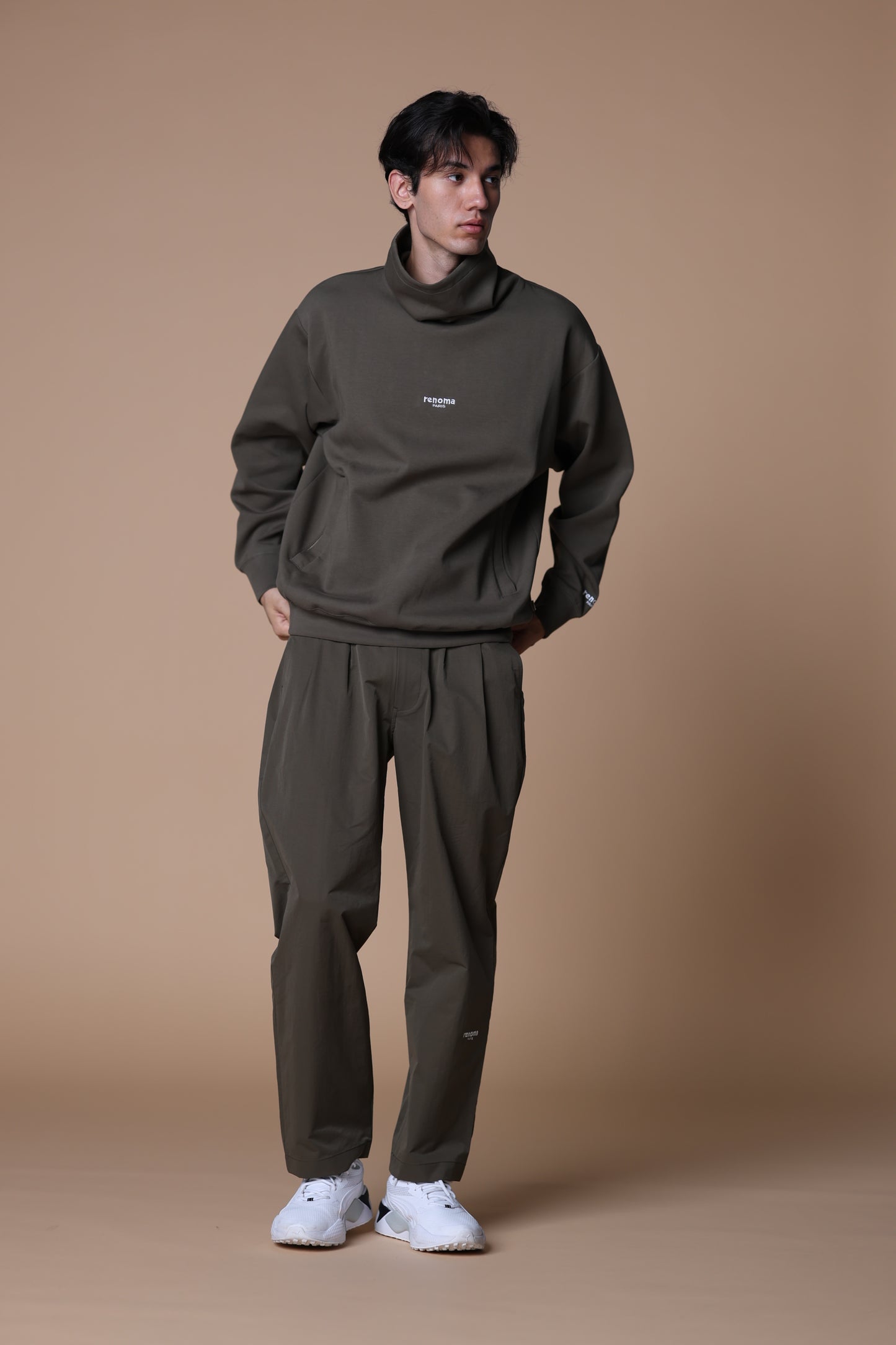 BASIC NECK WARM SWEATSHIRT