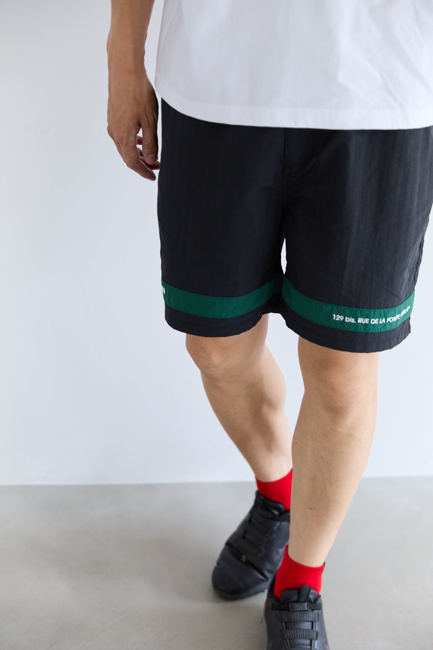 LINE HEM NYLON SHORTS