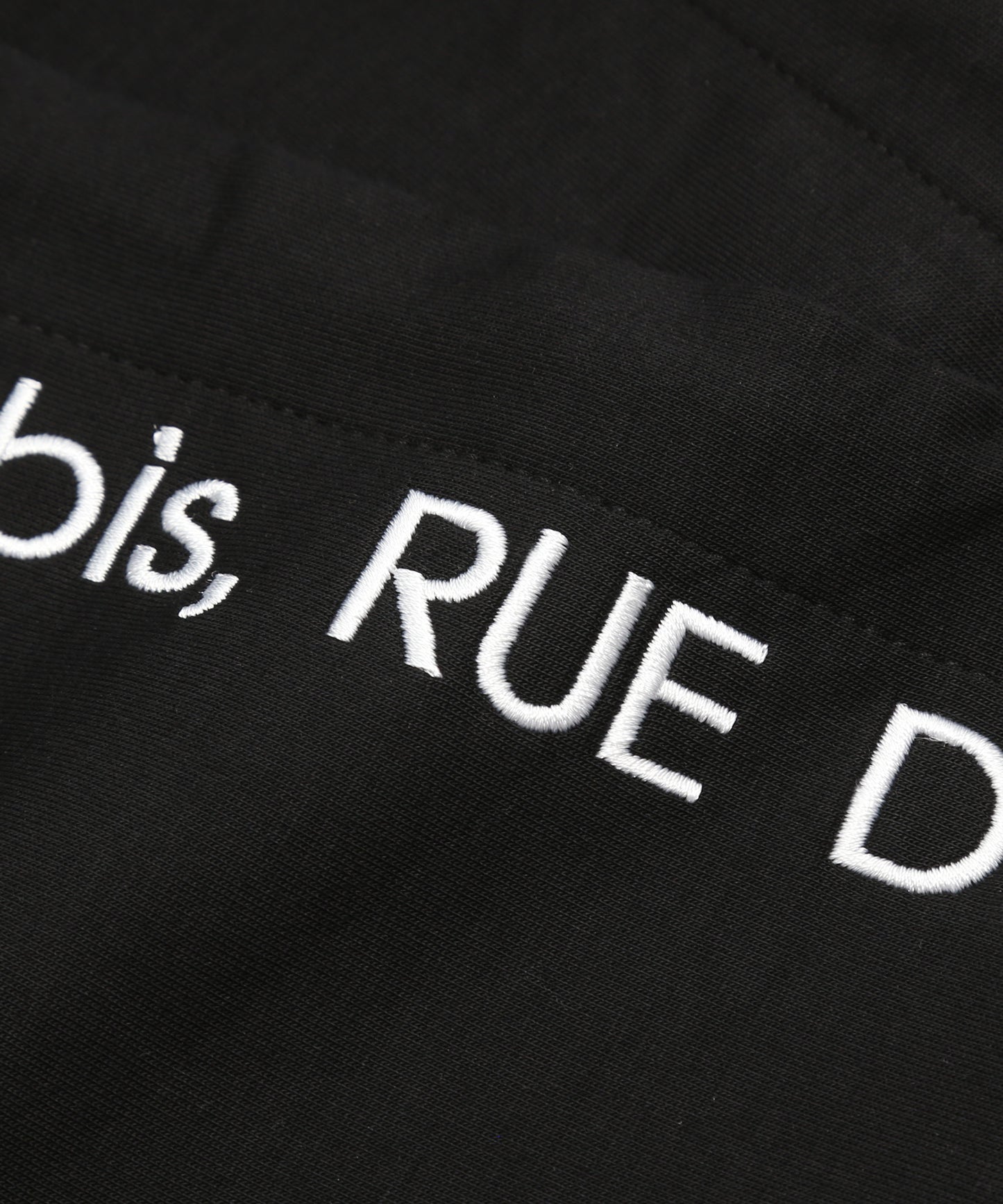 BASIC HOODIE SWEATSHIRT